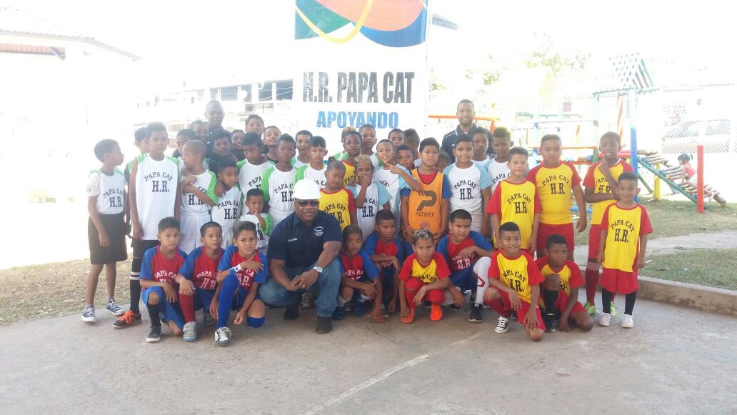 luispapacat's tweet photo. "Invirtamos en la niñez y estaremos logrando grandes ciudadanos". #VeranoFeliz2017 #Deporte #Diversión #HRPAPACAT #PedregalSomosTodos https://t.co/4JswYIHbqX