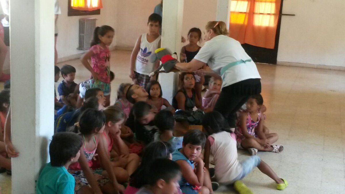 Luchessialfredo's tweet photo. Charlas de #SaludBucal a los niños que concurren a la Colonia Municipal de la República de los Niños https://t.co/WIlwDwPhBK