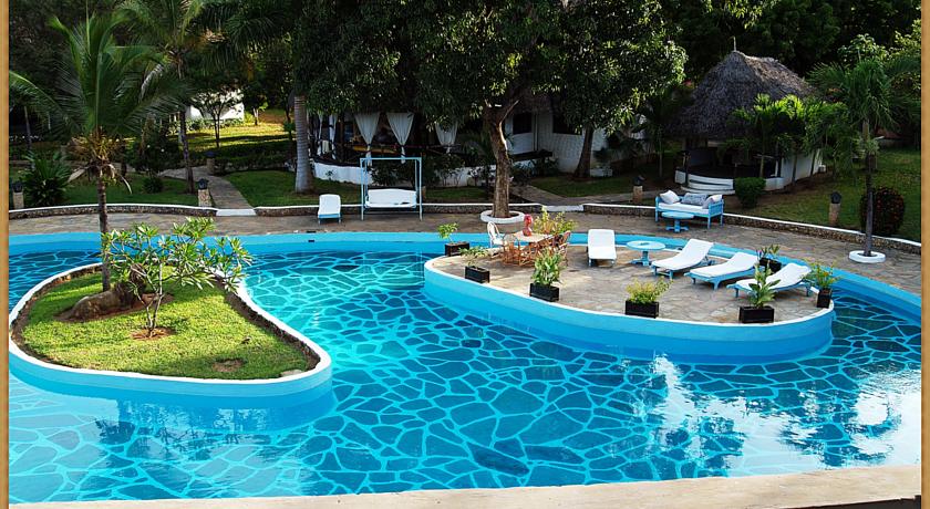 An unforgettable night is waiting for you at Tamaini jua. Valentine just got better. #preferencesafaris #valentineoffers