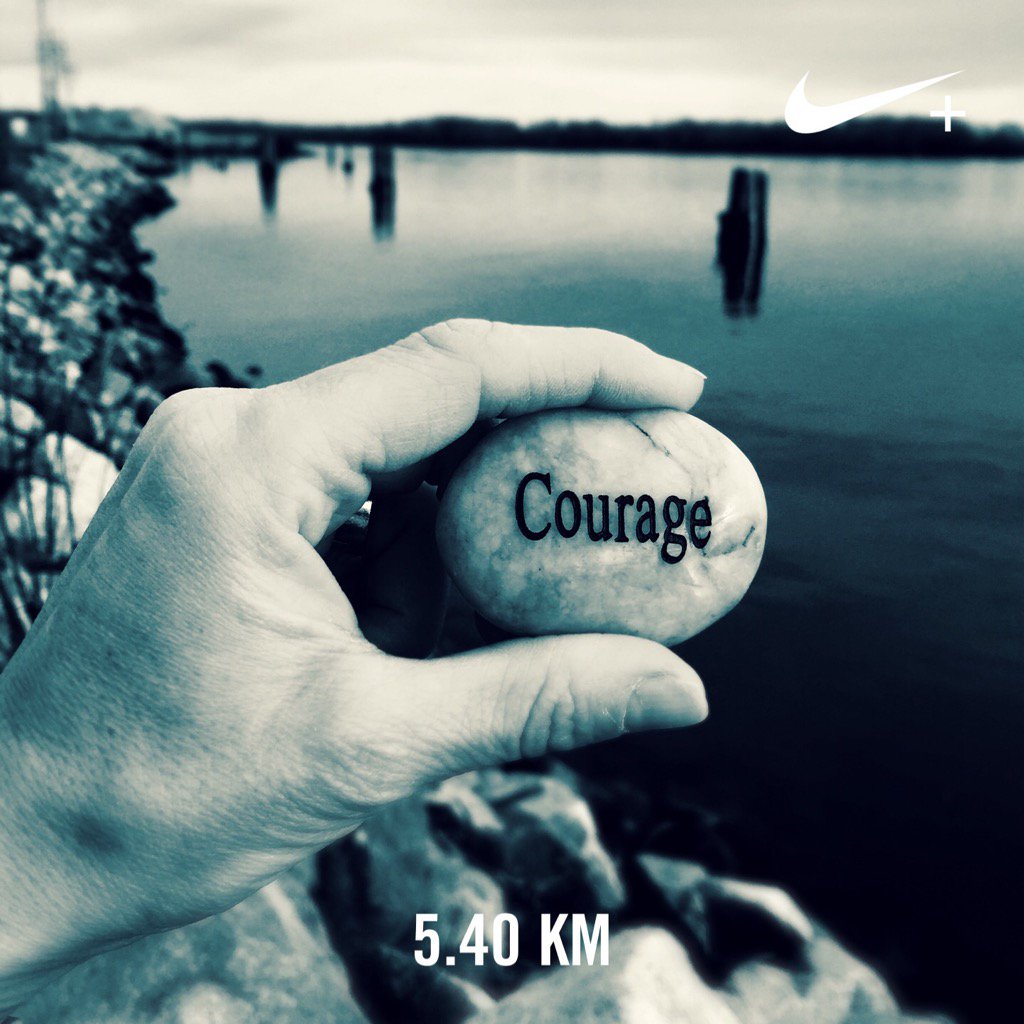 MisoSmart's tweet photo. Courage. Holding on to this one specially tight #buscome #RWRunStreak  #nrc #nikeplus Day67 https://t.co/xqOZf0AsG8