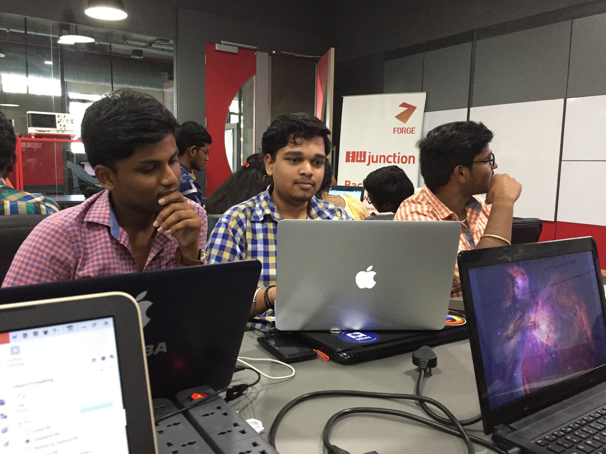 imSriramB's tweet photo. Useful day at #ForgeAccelerator with @Jahaziel_27 @RoselinPavithra @Aravind007Arul @dharsan99 #DesignOfComputingThings https://t.co/gZeXhf0HEr