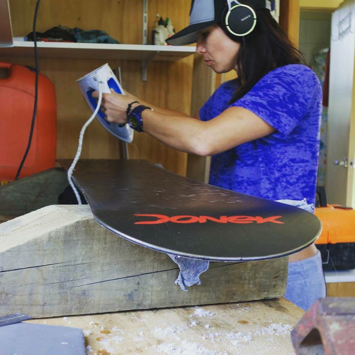 thesnowbum's tweet photo. The Snowbum talks custom snowboard building with the experts at #Doneksnowboards

https://t.co/chQVjcK2E7

#snowboarding #snowboard https://t.co/CZVwD3HEyT