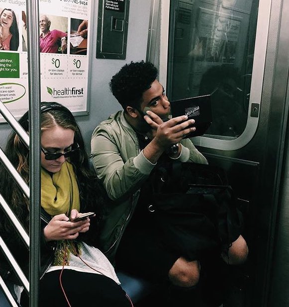 MehronUK's tweet photo. Commute 'n' Contour @stevensveryown #manover #mehronmakeup #mehron #mehronboy #makeupartist #makeup #glow #glam #contour #contouring #nyc https://t.co/MxmR4J6NuC