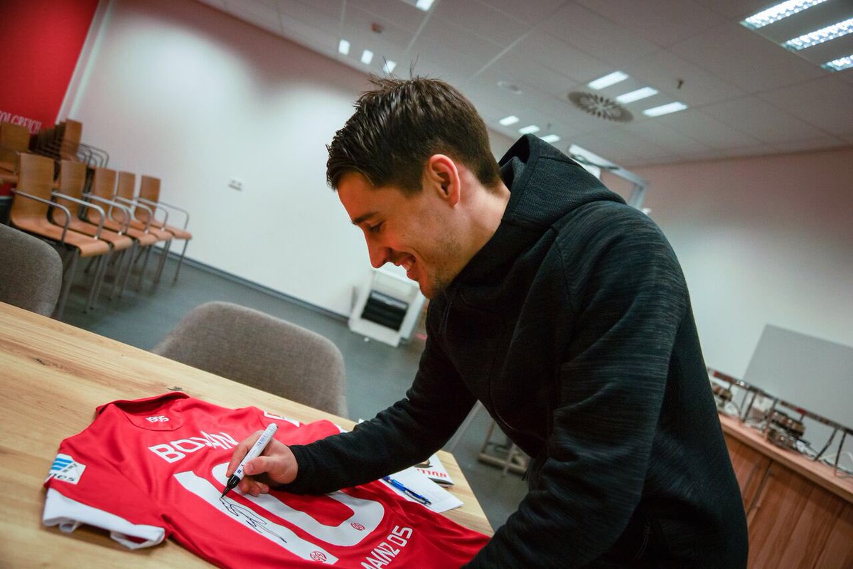 Muy contento de formar parte del <a href="/1FSVMainz05/">1. FSV Mainz 05</a> y agradecido por el gran recibimiento de todos. ¡Con muchas ganas de vestir esta camiseta! 👍🔴🔟