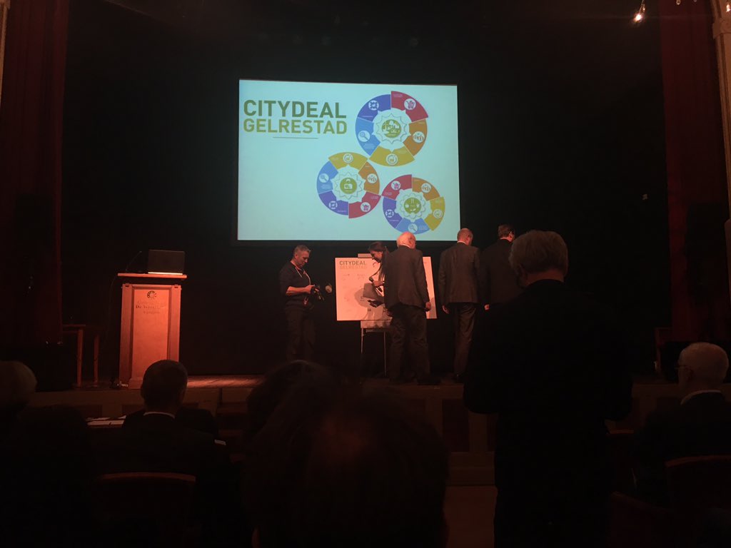 Ondertekening citydeal Gelrestad in volle gang. Mooie verbindingen! #agendastad