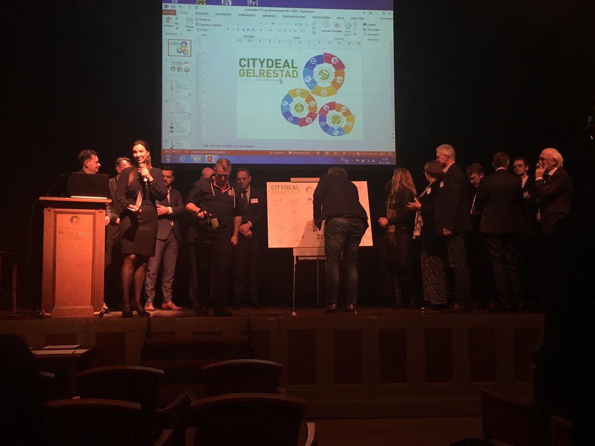 Ondertekening City Deal Gelrestad in volle gang. Mooie verbindingen #agendastad