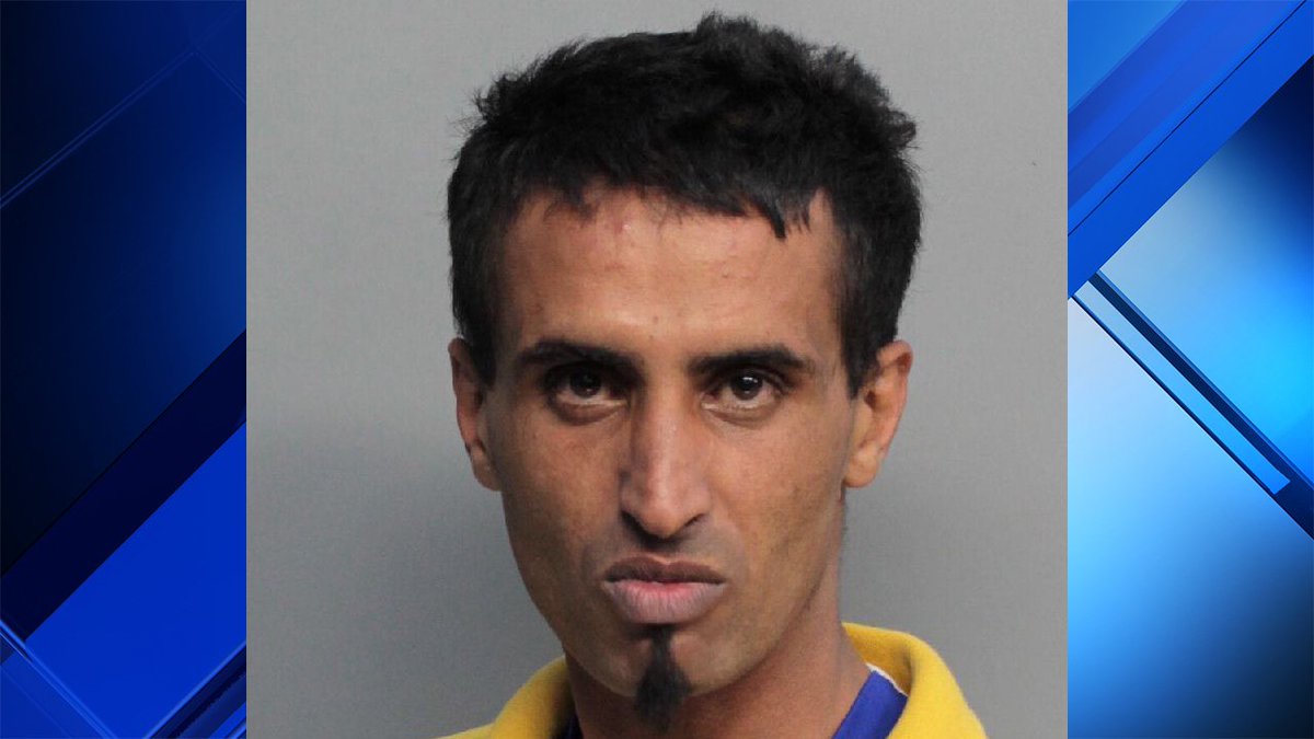 Man swinging pipe at adult video store in Miami accused of threatening police bit.ly/2kI7mbb https://t.co/zATtRbgbk9