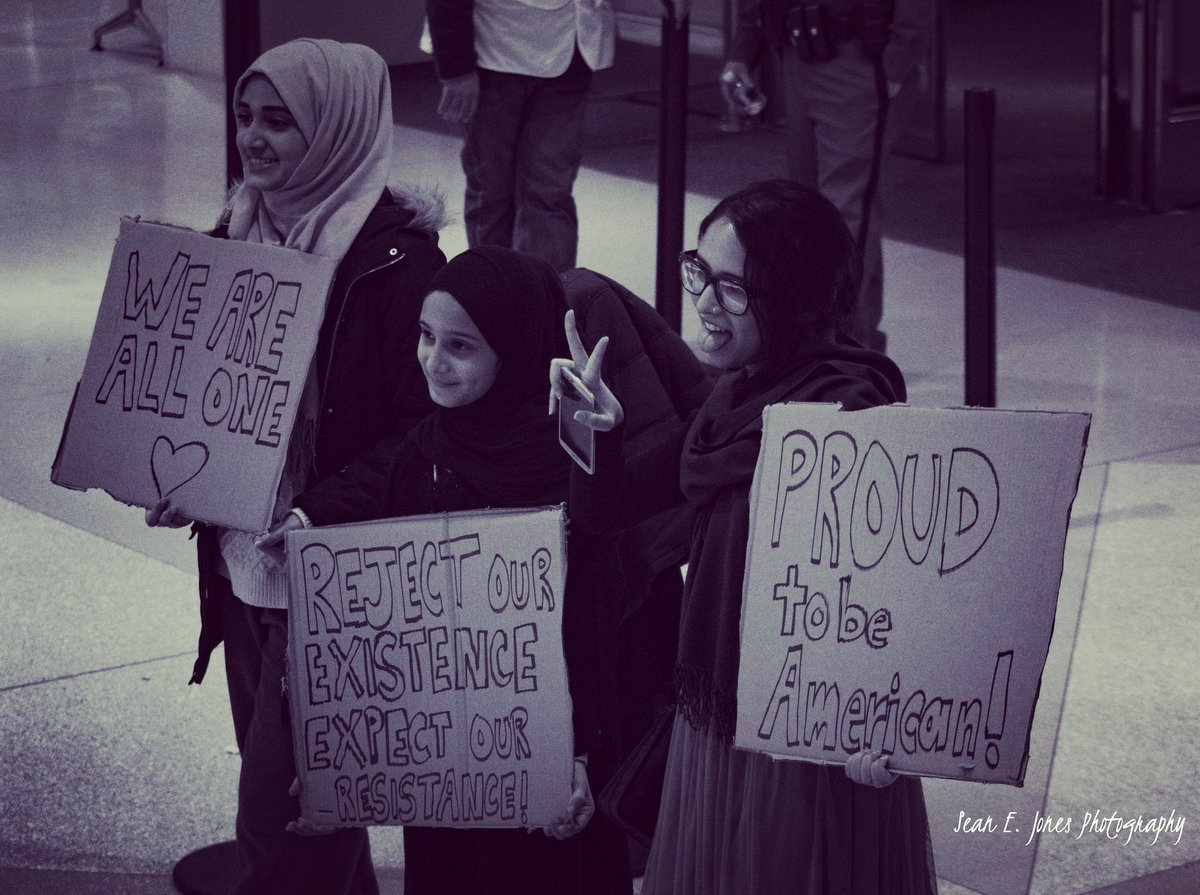 SEJPhotog's tweet photo. Last night at BWI, protesters rallied shadings the #MuslimBan. This is #history in the making. #AmateurPhotog #500pxrtg #BWIprotest https://t.co/GTiRaDMjFg