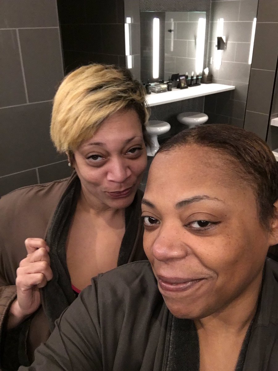 MzWinta's tweet photo. Spa Day WIT MYYYY TWICCA @SHANNON39 Da Linq #Relaxn #Vegas #WOOSAH https://t.co/FL64oHyaQi