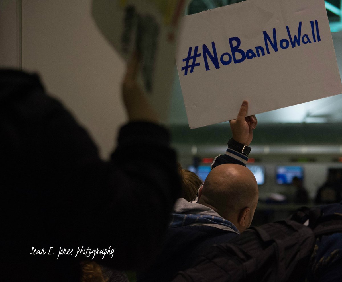 SEJPhotog's tweet photo. Last night at BWI, protesters rallied shadings the #MuslimBan. This is #history in the making. #AmateurPhotog #500pxrtg #BWIprotest https://t.co/GTiRaDMjFg