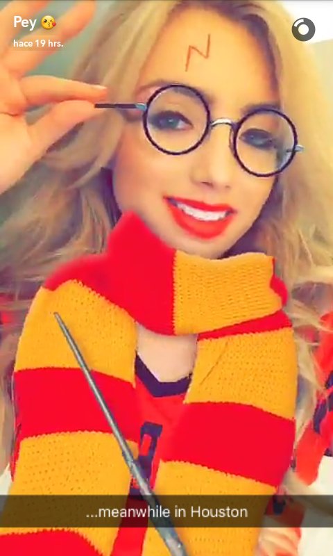 peytonator06's tweet photo. Queen 👑👑👑👑❤❤❤❤ @PeytonList https://t.co/yirotAHDko