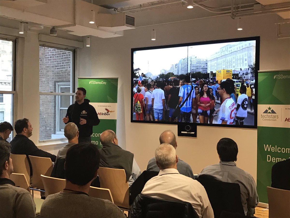 namethatjane's tweet photo. CBO Hunter sharing the beginnings of @paranoidfan! Superbowl bound with the @AtlantaFalcons #TSConnection @techstars https://t.co/ka5P77AOcQ