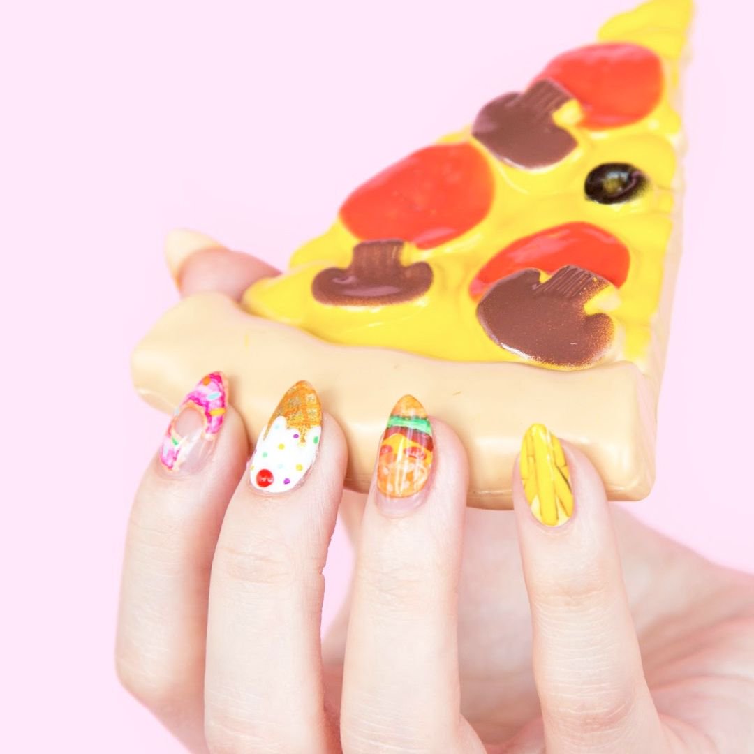 HarajukuLovers's tweet photo. These nails look #delicious!!! π π© π π¦ π #FastFoodJunkies #ManiMonday #Yummy π
:@aww.sam https://t.co/FRbV8DJ6ak