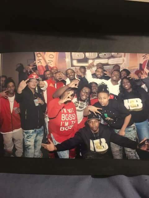 FinessePeewee's tweet photo. Got da gang wit me 💯➕🔟 🅱⬆ https://t.co/nqUtpjDuir