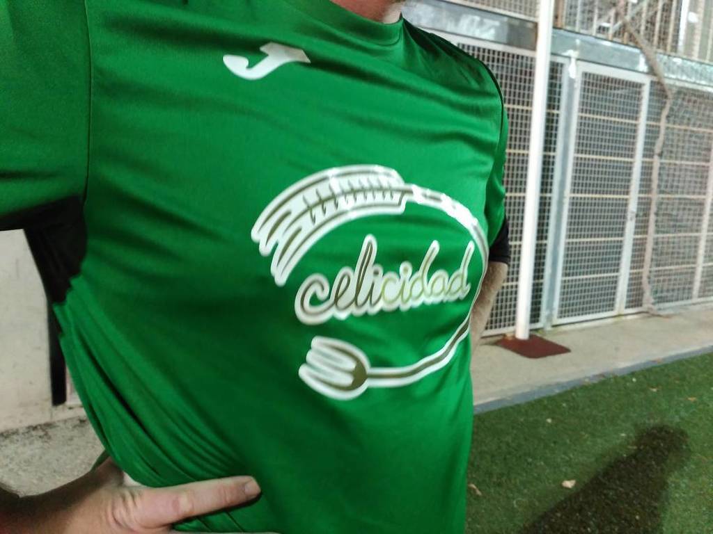Celicidadsinglu's tweet photo. Victoria para el equipo #Celicidad! #futbol7 #madrid #celiteam ⚽⚽⚽ https://t.co/GQVd03mLJy https://t.co/72z2P1CS5c