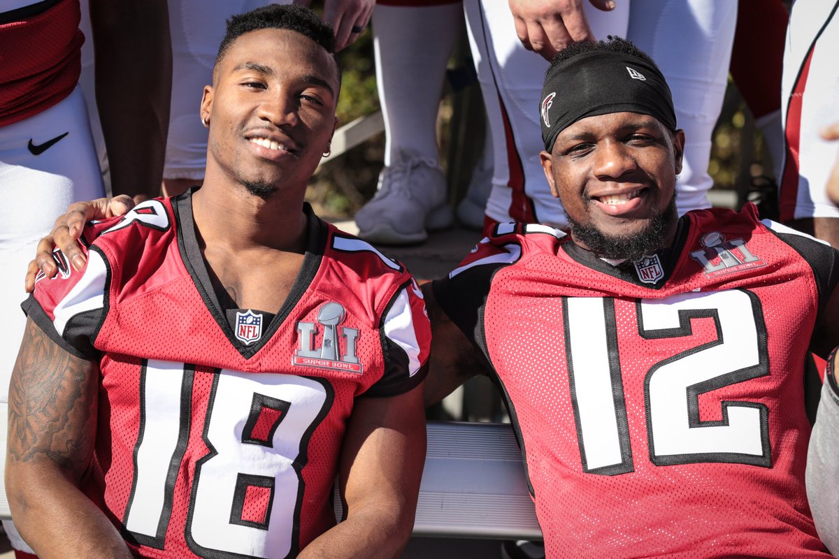 AtlantaFalcons's tweet photo. #SB51 photo day! 📸 https://t.co/BDYOuApqbb