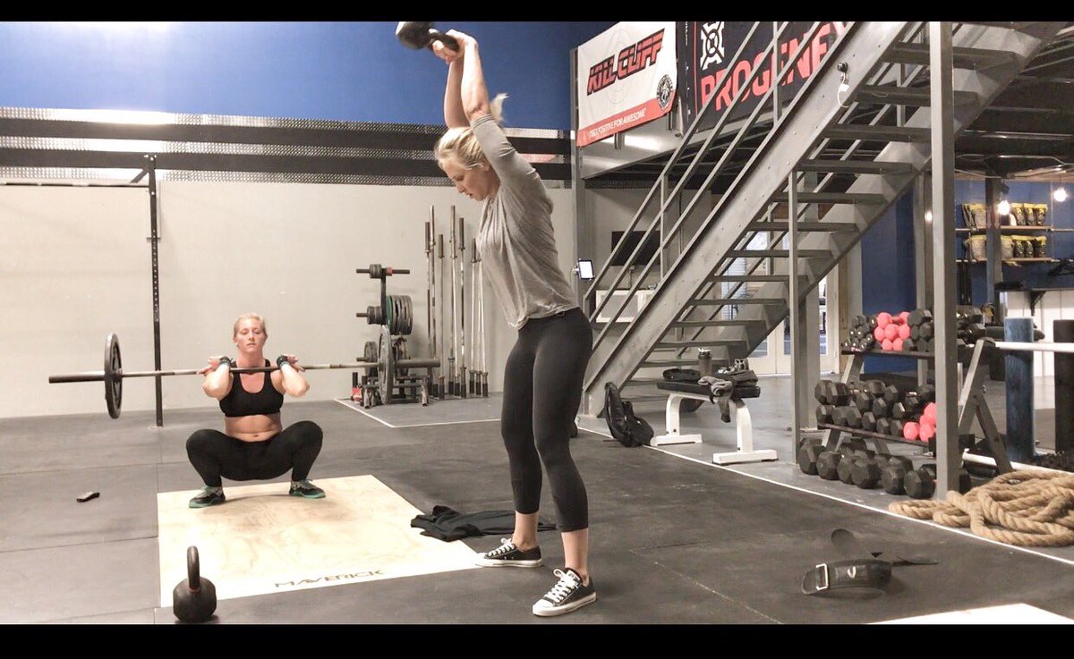 AdrianeNikki's tweet photo. Getting ready for @BoxTribeGames with @Jayy_Kayy5 #BeMaverick #MaverickCrossFit https://t.co/GSFVRSoDHs