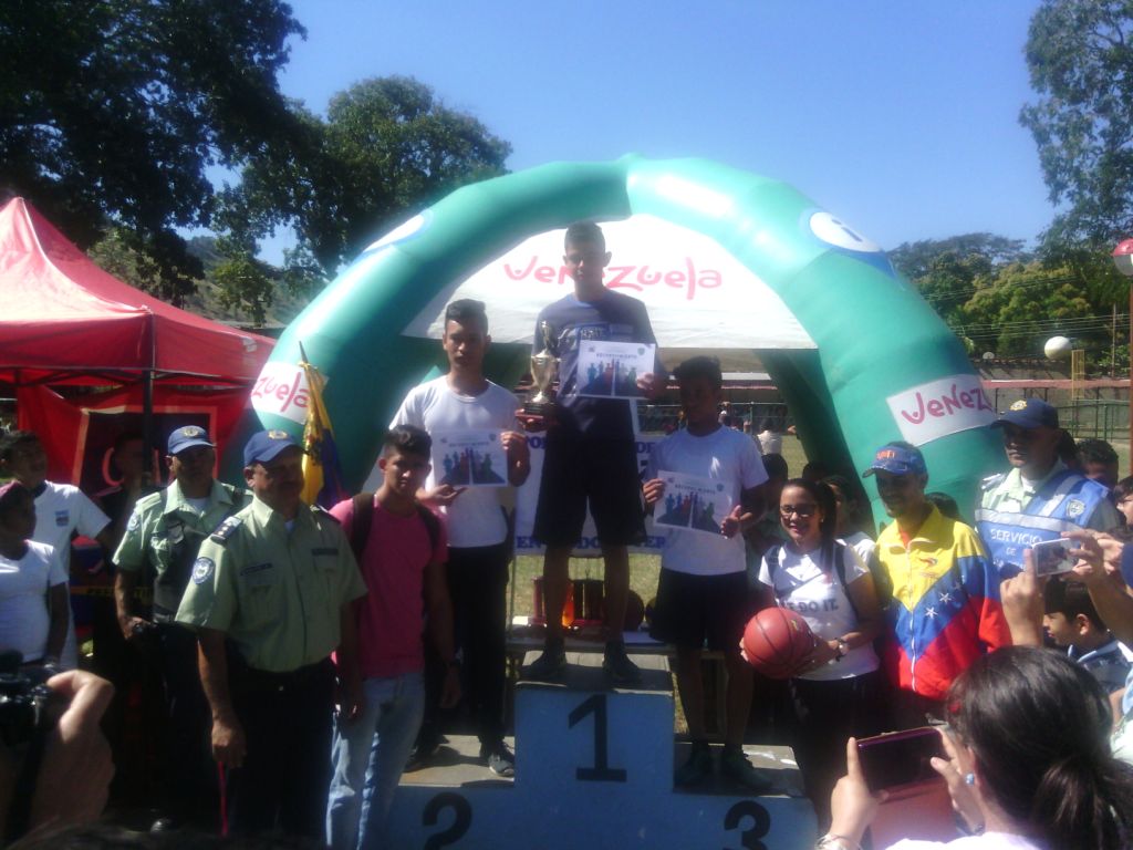 TurismoGuarico's tweet photo. #EnGuarico Sensibilización Turística en la carrera "4K por la Familia Estudiantil" https://t.co/iITfAEDdt8