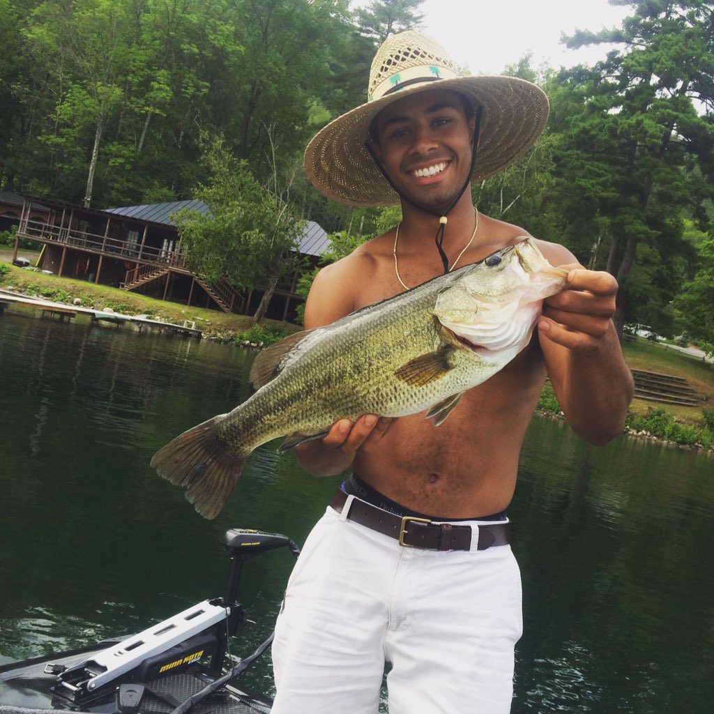 Feel_Fishing's tweet photo. 5 lb large mouth in Vermont this summer! By @PavinTheWay2, Nice pic ! 💪 https://t.co/Z4AnVW5bxY
