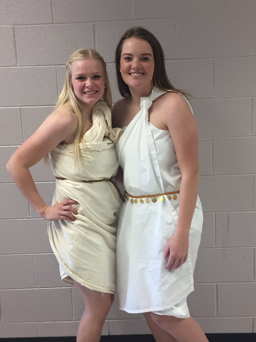 ashleighgrac3's tweet photo. thanks for making these 4 years of high school a little more bearable 💕 love you tons #CountyforCory #WishWeek2017 https://t.co/MM3VUmjTqw