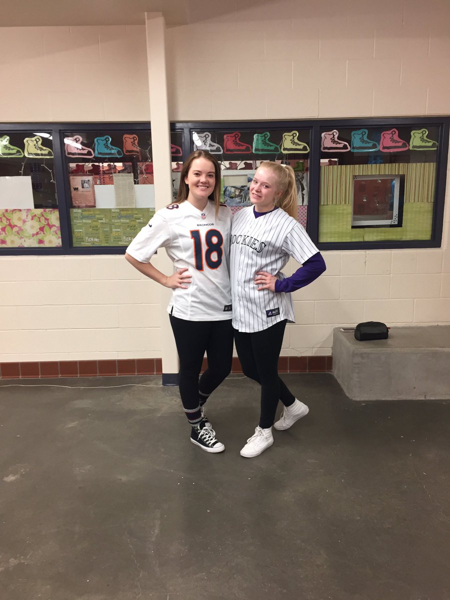 ashleighgrac3's tweet photo. thanks for making these 4 years of high school a little more bearable 💕 love you tons #CountyforCory #WishWeek2017 https://t.co/MM3VUmjTqw