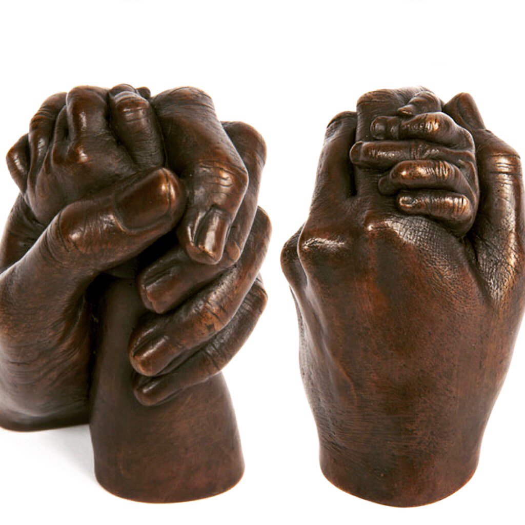 #Holdontight! with this #Mummy&amp;#baby#holding#hands#cast in #Bronze it makes a lovely #wedding#anniversary gift💕too! X