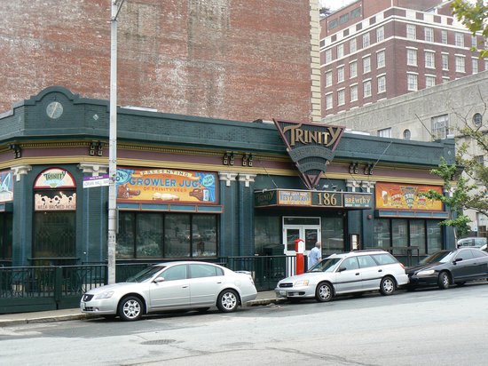 BeerSnobSquad's tweet photo. BREWERY REVIEW: TRINITY BREWHOUSE (PROVIDENCE, RI) @TrinityBrew https://t.co/LbSF5PF2qc #BreweryReview #CraftBeer #BeerSnob https://t.co/z8G8Jl6GO7
