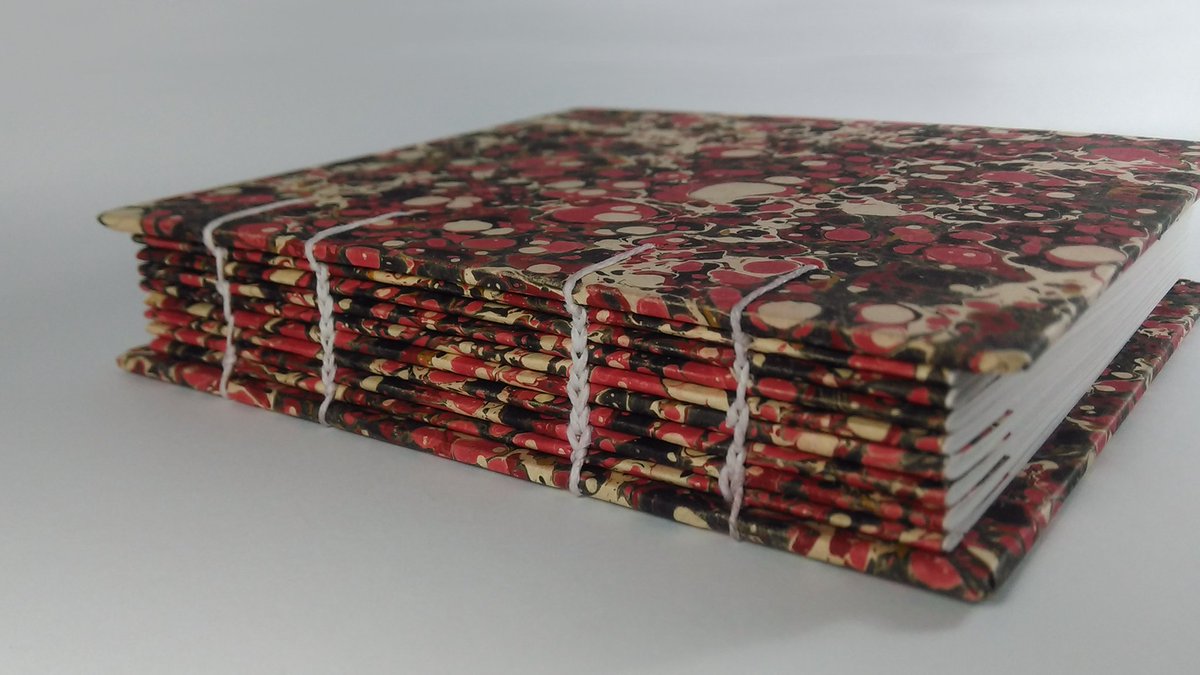PaperfulShop's tweet photo. New journal 😍
https://t.co/m1v71J5xBa
#handmade #etsy #art #design #marbled #notebook #journal #coptic #pattern https://t.co/xg4sgpgAWM