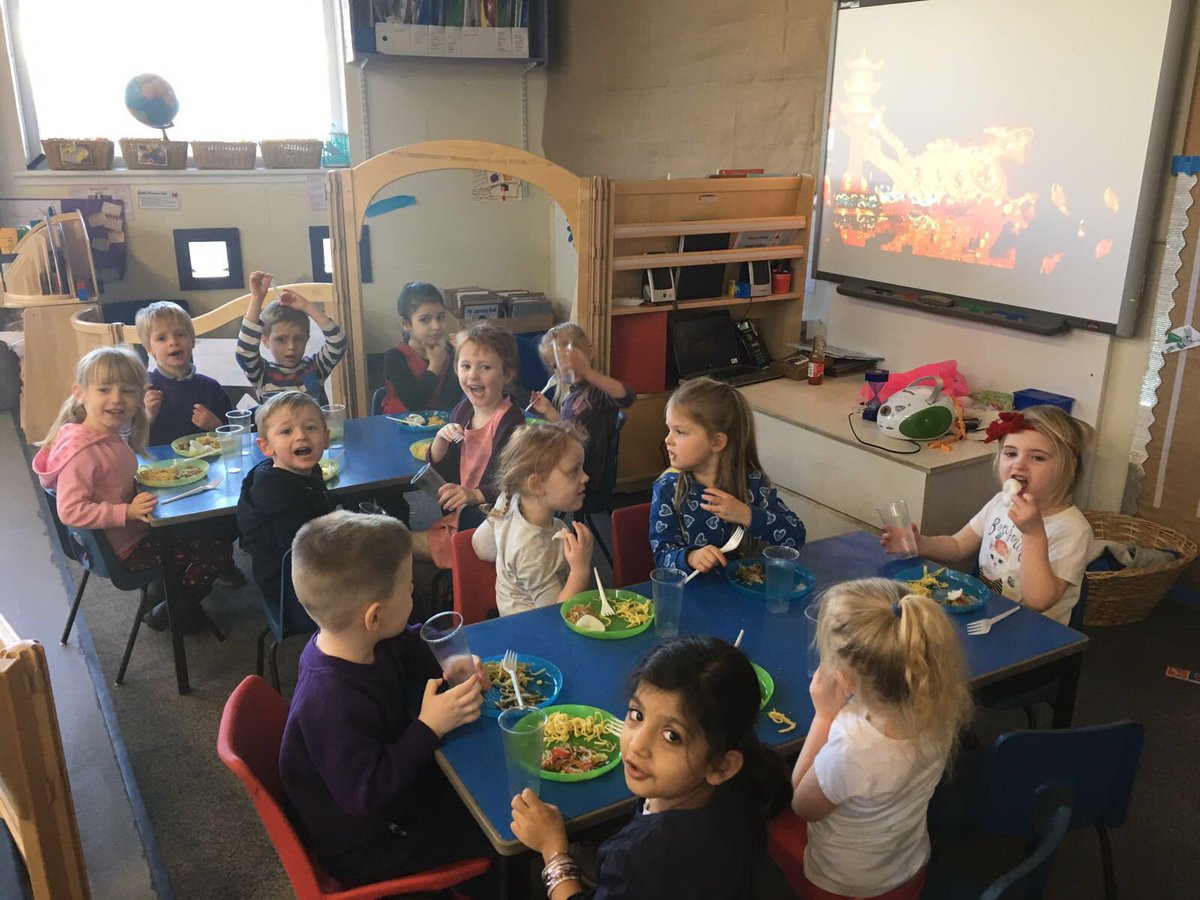 lasswadeps's tweet photo. We were learning about Chinese New Year in Nursery this morning! #chinesemusic #chinesefood #chinesedancing 🇨🇳🐉🐲 https://t.co/BIoJK0xIjG