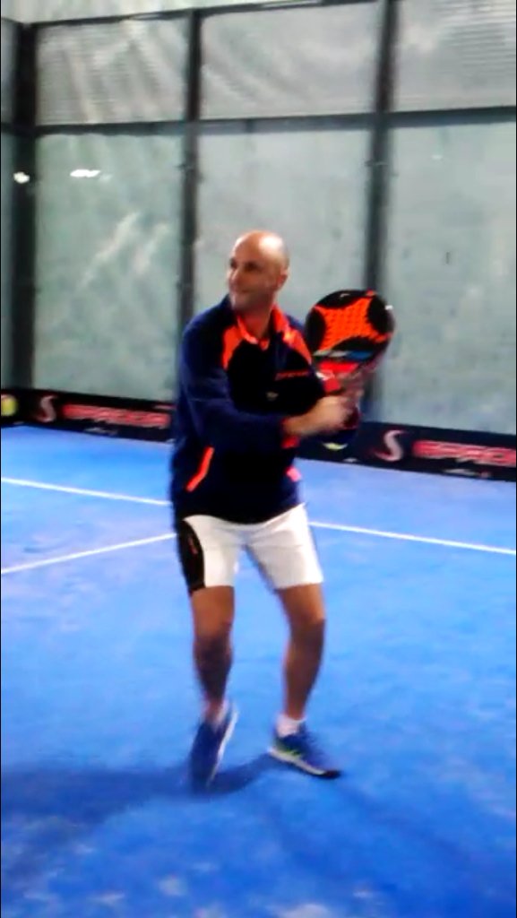 ClinicasJCuenca's tweet photo. El Padel reduce el riesgo de infarto.                                  https://t.co/JOxRGL0jqw https://t.co/zbjHsHzbRR