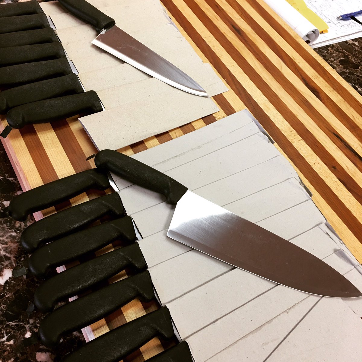 Tuck_e_hoe's tweet photo. I have a few extra 8"/10"(wide) commercial production chefs knives that I had ordered for a customer(CHEAP). #cle #clevelandchefs #chefs https://t.co/OYCX7yzT7f
