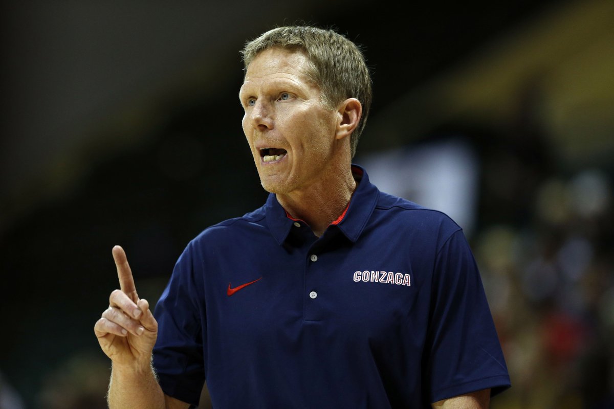 mid_madness's tweet photo. Ignore the trolls. Gonzaga is the best team in the country and here’s why. https://t.co/j4WMphIYqL https://t.co/zIeOeMliNv