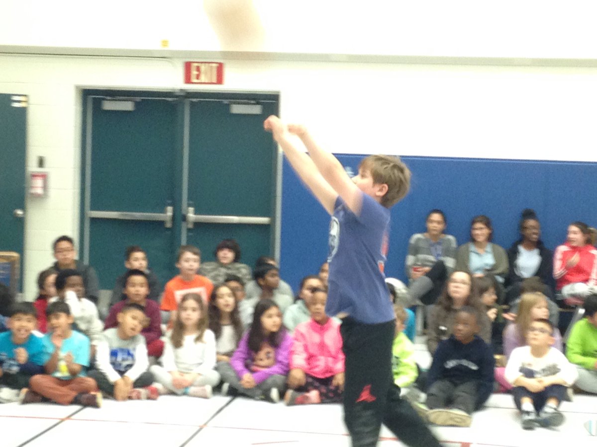 reillysrebels's tweet photo. @reillysrebels @DPCDSB_BFA #freethrowfun https://t.co/C4NTdnBlTO