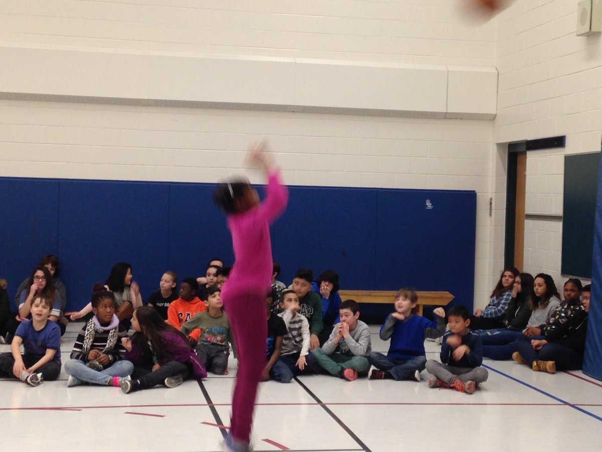 reillysrebels's tweet photo. @reillysrebels @DPCDSB_BFA #freethrowfun https://t.co/C4NTdnBlTO