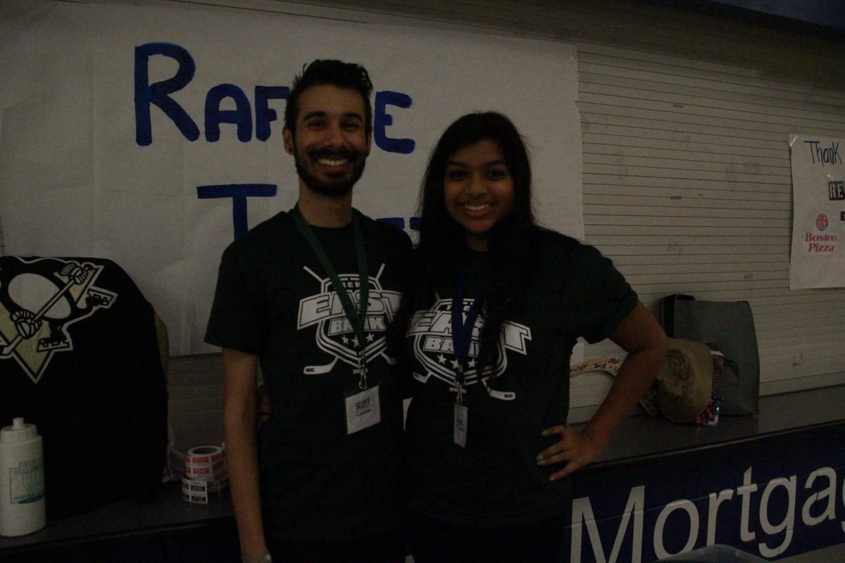 EastWestGame's tweet photo. Want to VOLUNTEER? Email eastvswesthockey@gmail.com or stop by the volunteer info session this Wednesday 5-6pm in OC 203! https://t.co/uqMo6btM9l