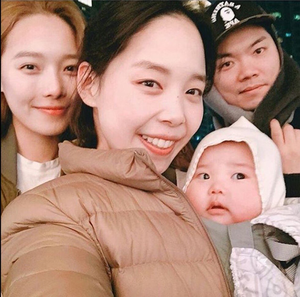 dooyua's tweet photo. 300117 || Irmã da Somin postou essa foto com ela 💕 https://t.co/eA7rRUUS5N