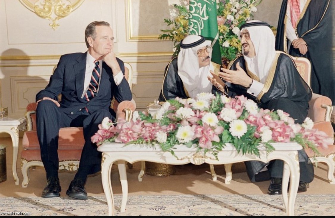 mansour_y's tweet photo. هسى من نغزو الكويت ونسرگ نفطهم، الأميركان دا يبيعون الخليج https://t.co/rwr9VAeixZ