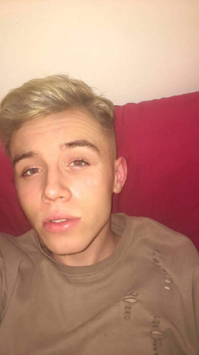 OriginBoyband's tweet image. Took selfies and taught I'd post them🤓 Also RT for a DM😘 Gonna try do a lot-Daryl x