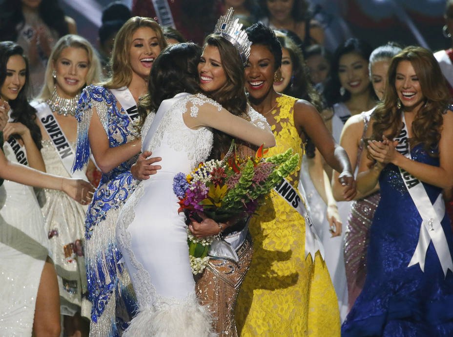 Mariangelt01's tweet photo. #MissUniverse 2016 #Francia #Felicidades #Congratulations @MissUniverse ¡Beautiful! https://t.co/jFFglGaQqa