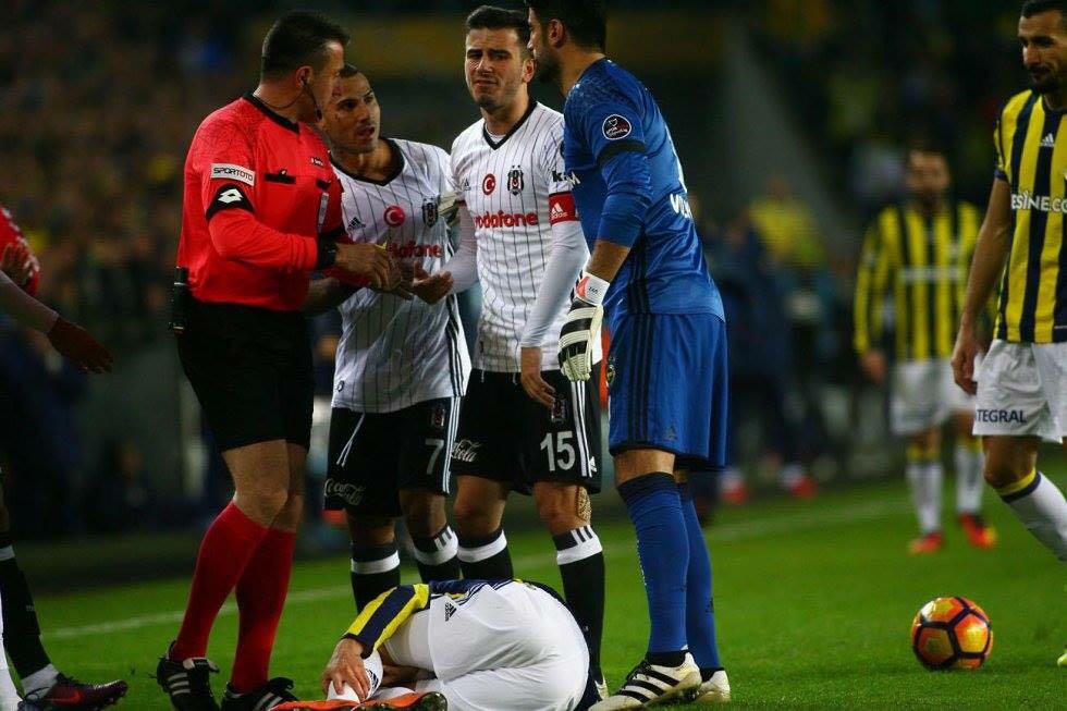 burakyvrln's tweet photo. Hazırlan fener sıra sende
#fenerbahçe https://t.co/hbEftP3MVZ