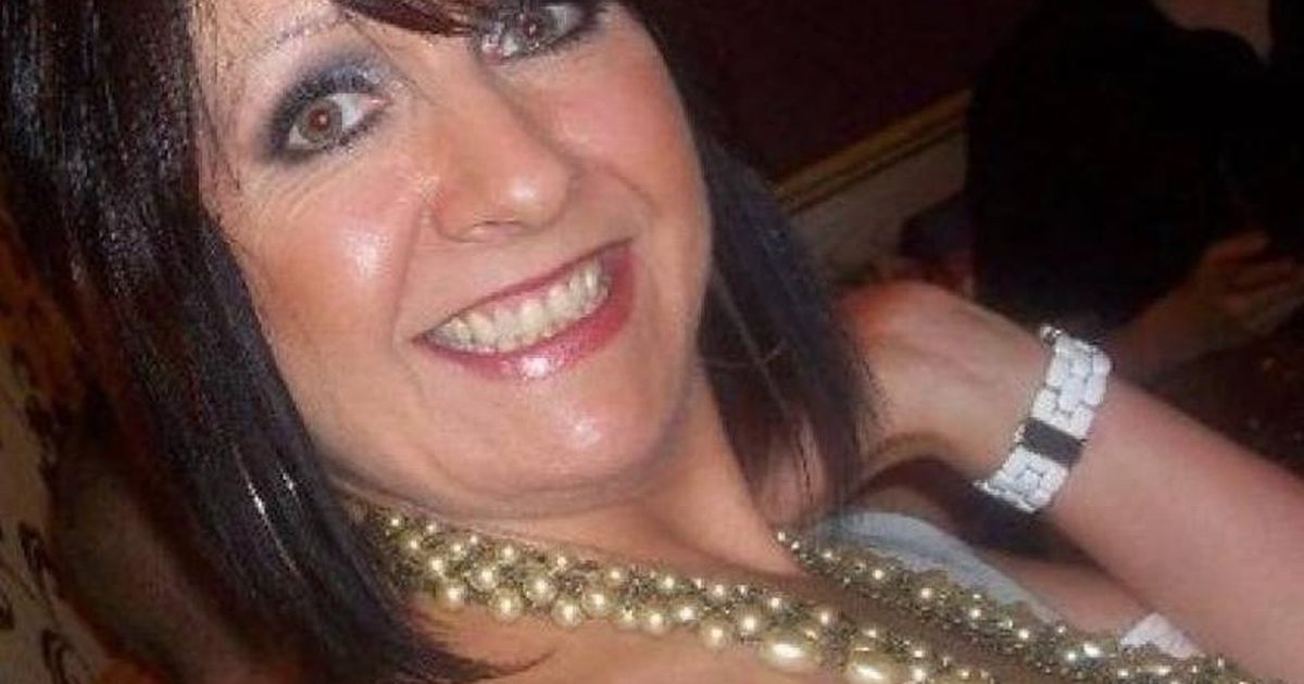 HandBagsLife's tweet photo. Prison officer tried to smuggle gangster's SPERM out of jail because she "wanted chocolate baby" https://t.co/vqTQKZUo4r https://t.co/Jea68yrW1k