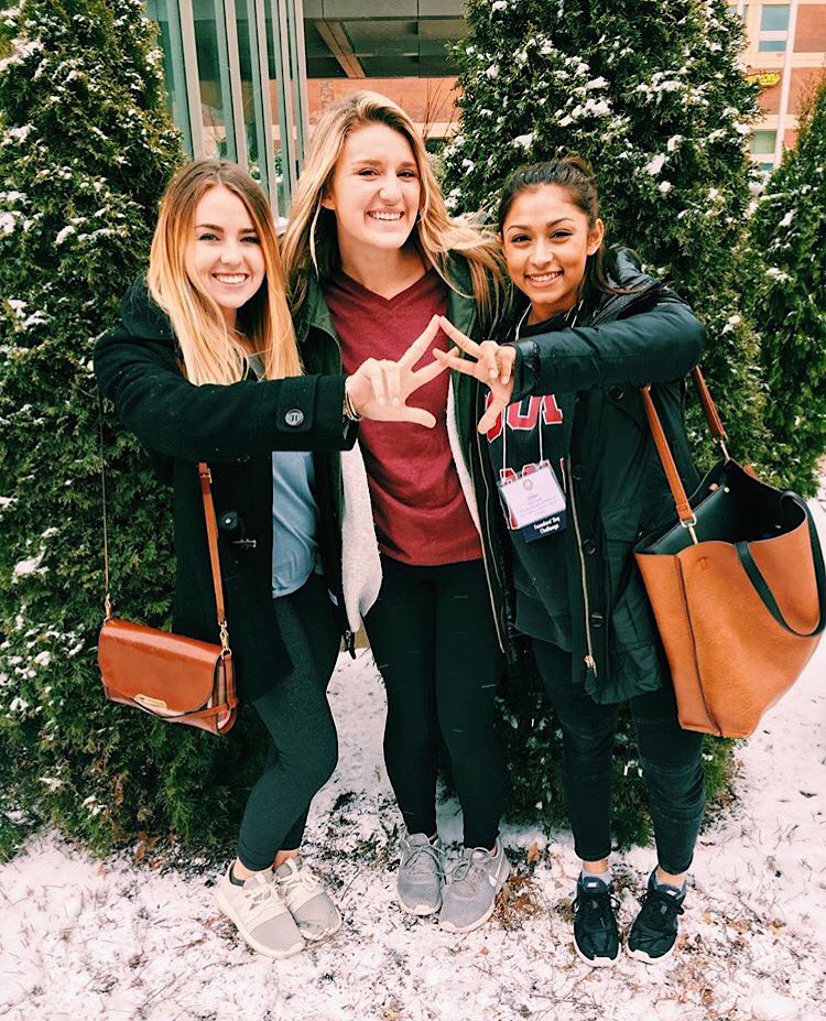 AXOUSC's tweet photo. Three of our Exec officers (Elle, Peyton, and Ashley) had a great experience at #AXOLA17 this weekend learning how to be dynamic leaders 👍🏻 https://t.co/Q2ojyV4IDz