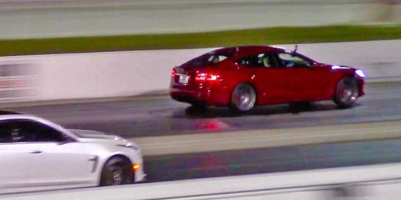 PopMech's tweet image. Watch a Tesla Model S set a four-door 1/4-mile world record popm.ch/HXzWXJM