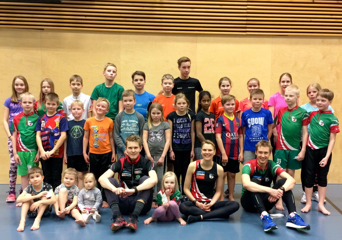 PaimionRasti's tweet photo. A BIG day for @PaimionRasti youngsters to get @olavlundanes coaching on the Monday training! Thanks, Olav! #hero #teammate #orienteering https://t.co/T4yZG3Vm6Y