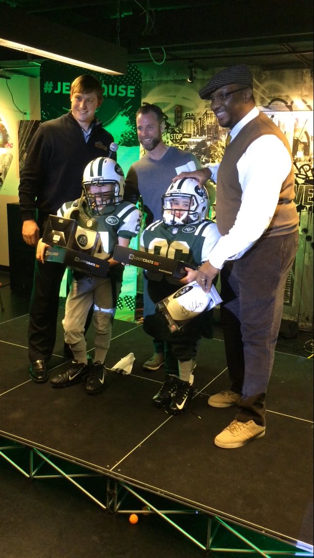 djjboogie845's tweet image. @lootcrate my lil guy and #molewis took the belt on this event..