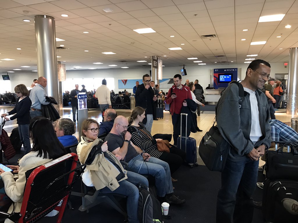 pascal12339's tweet photo. @WLGaz embarquement dans moins d'une heure, super beau temps à Atlanta #GRDFSA https://t.co/Gmlr95BUkY