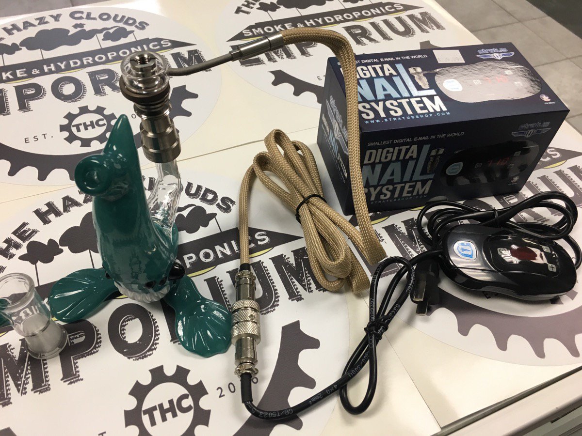 THCEmporium's tweet image. STRATUS DIGITAL E-NAIL #morepower #lessbutane #perfectheat #digitaldabs #ottawa #710 #highlife #dabs #710rig #shatter #smokeshop #quality