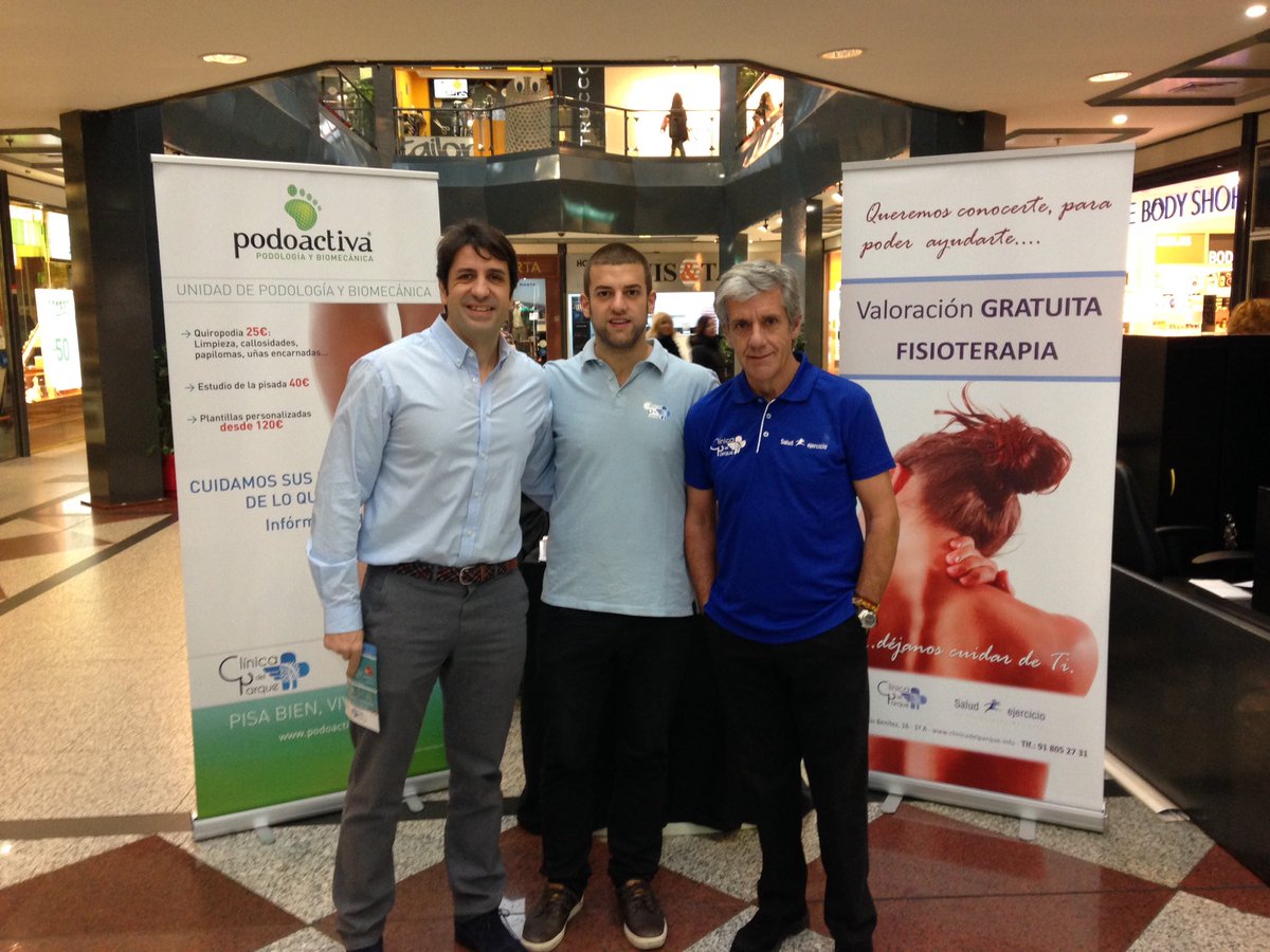 FisioeWellness's tweet photo. Hoy hemos apoyado a nuestros compañeros de @ClinicDelParque en @CCArturoSoria dónde ofrecen valoraciones de #fisioterapia y promociones. https://t.co/gilUI8Y69t
