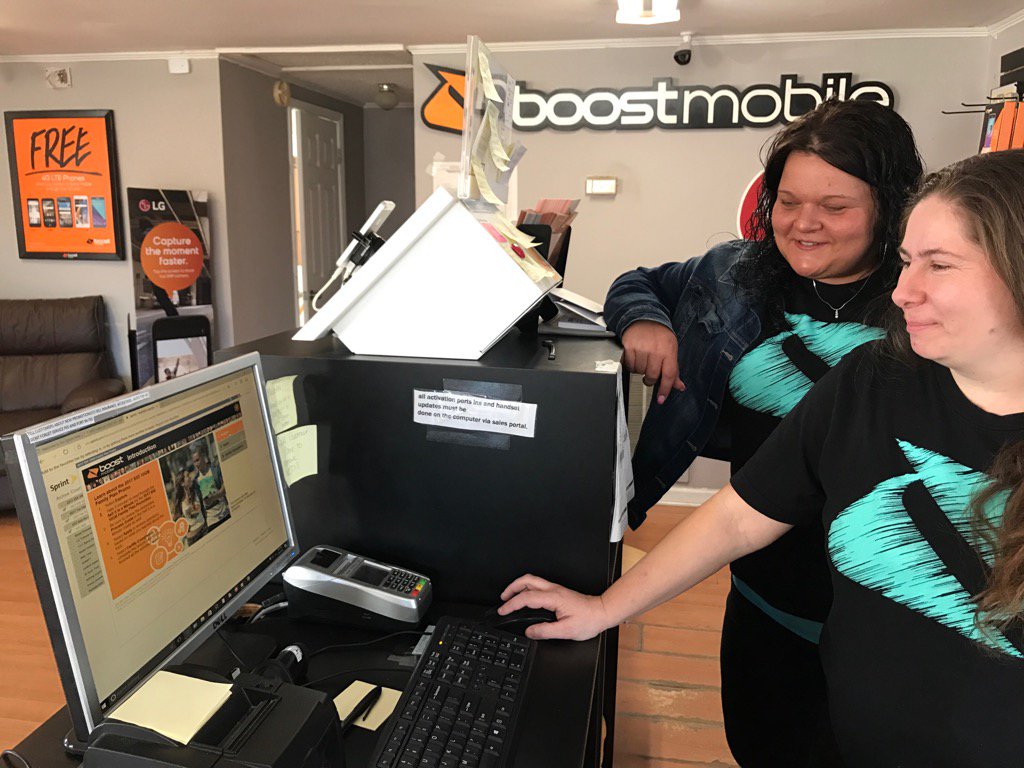 tjmckellar_'s tweet photo. Ashley and Megan at Mister Prepay having fun getting their training done.
@shawnatspg @SPGISMCLT https://t.co/5Ah93ZyXyJ
