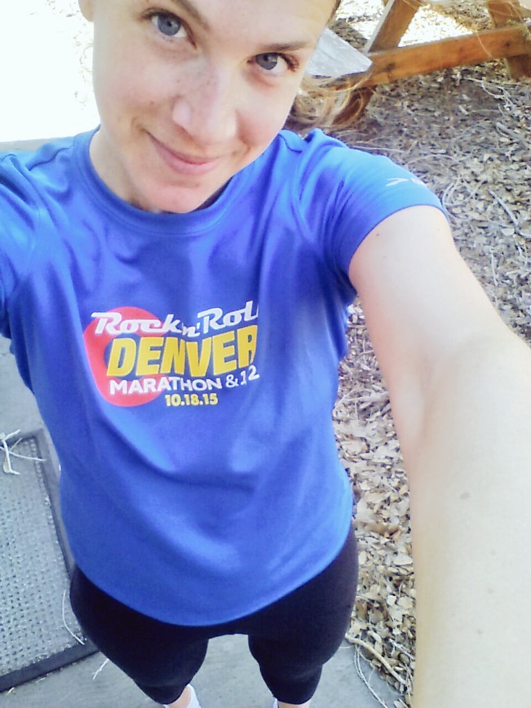 allimerritt's tweet photo. Running in at t-shirt...in the winter. #whyilovecolorado #9Wx #denver https://t.co/5t7Tb47hu9
